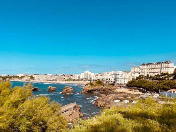 Quel camping à Bidart au Pays Basque choisir pour louer en haute saison près de Biarritz ?
